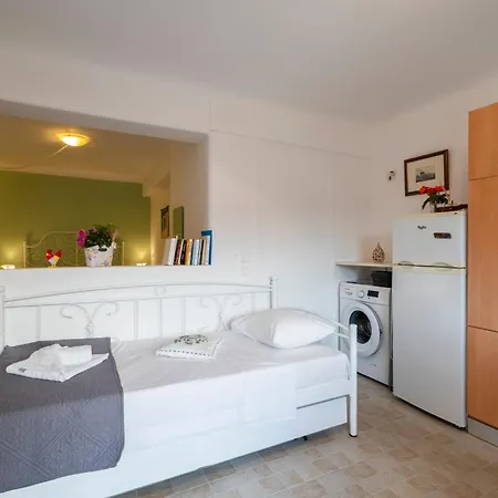 Aloni Stone With Private Parking Dom wakacyjny *