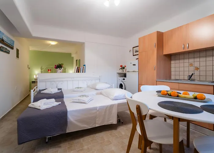 Aloni Stone With Private Parking 度假居