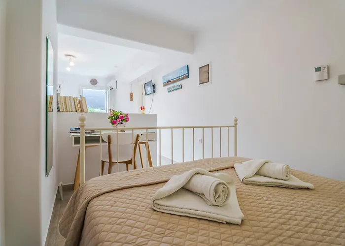 Aloni Stone With Private Parking *